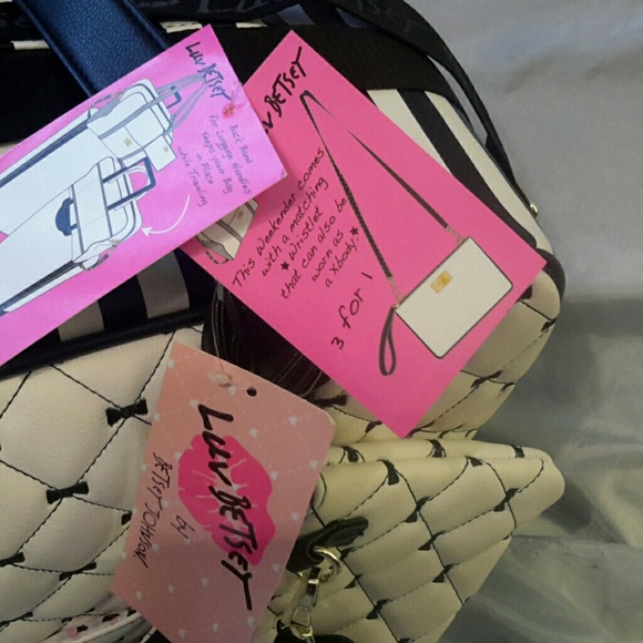 Betsey johnson LUV BETSEYweekender 2pc blkwht NWT - Picture 2 of 8